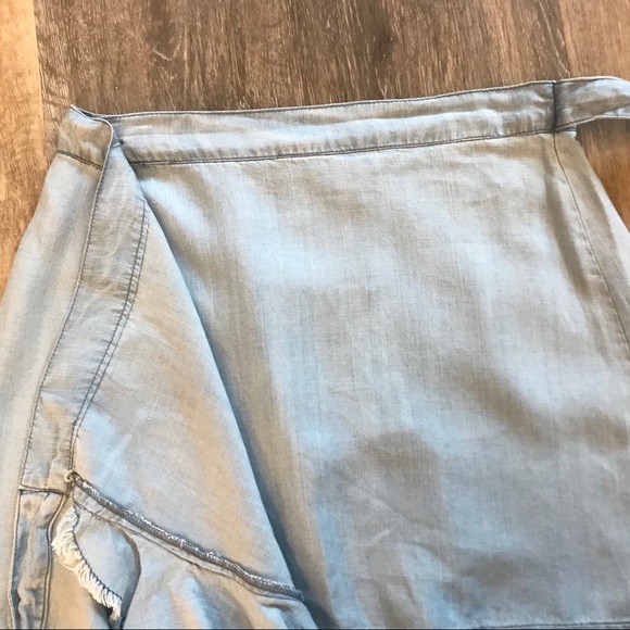 *NWT* BB Dakota ‘Jenelle’ Chambray Wrap Skirt - Picture 6 of 6
